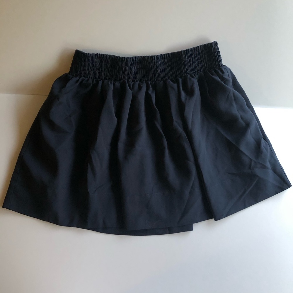 Navy shade skirt